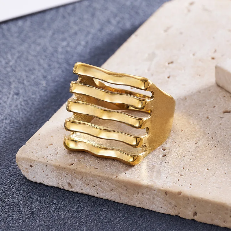 Aurelia Ridge Statement Ring
