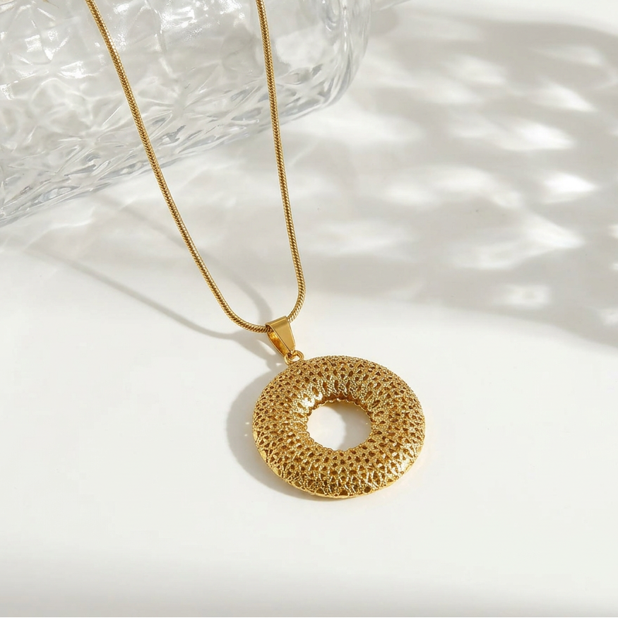 Lunara Halo Pendant