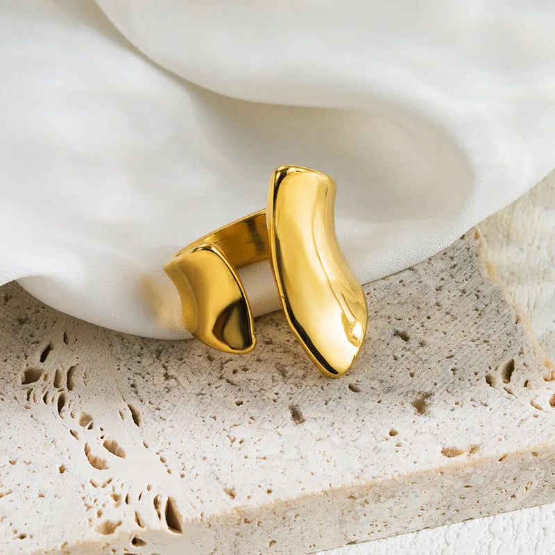 Serenity Crest Ring