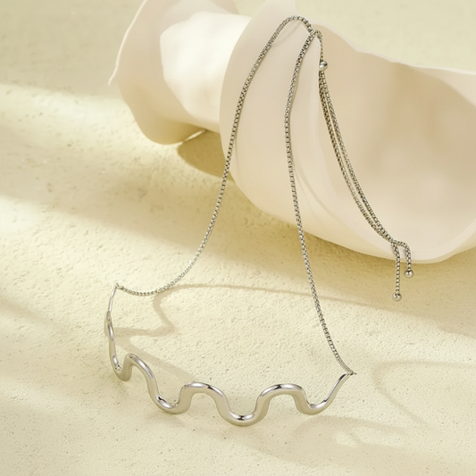 Tessa Curve Choker
