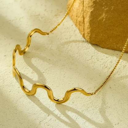 Tessa Curve Choker