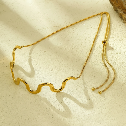Tessa Curve Choker